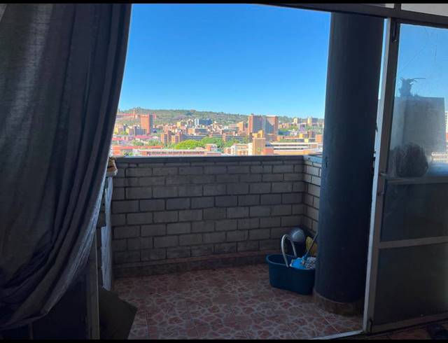 2 BEDROOM APARTMENT FOR SALE IN SUNNYSIDE